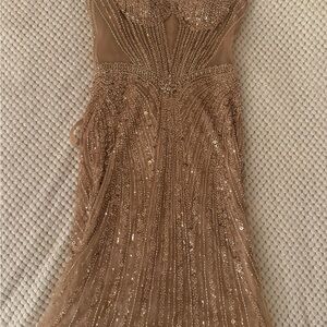 Elegant Sequin Evening Dress in Gold
